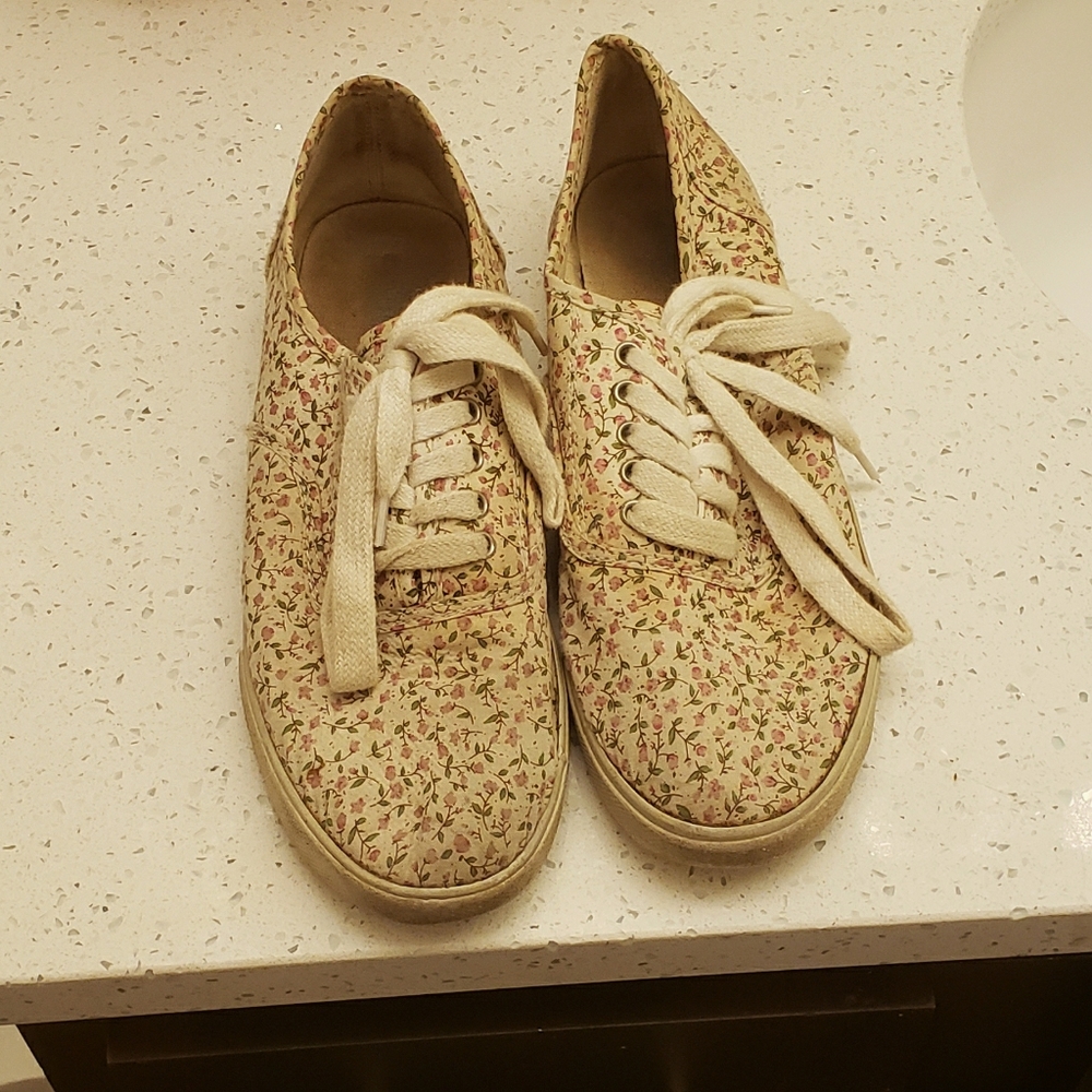 Flower Printed Sneakers